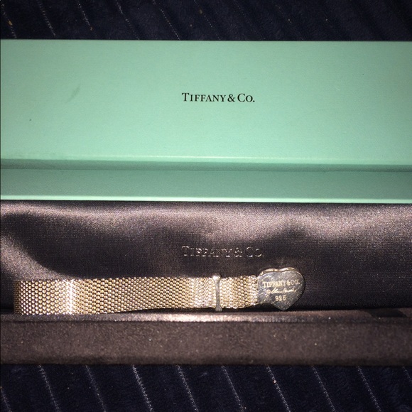 TIFFANY and CO Mesh Heart Buckle Silver Bracelet. - Picture 3 of 4